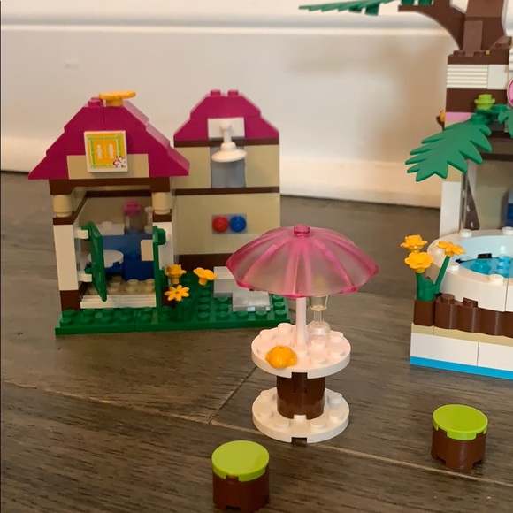 LEGO Friends Heartlake City Pool - Picture 3 of 7